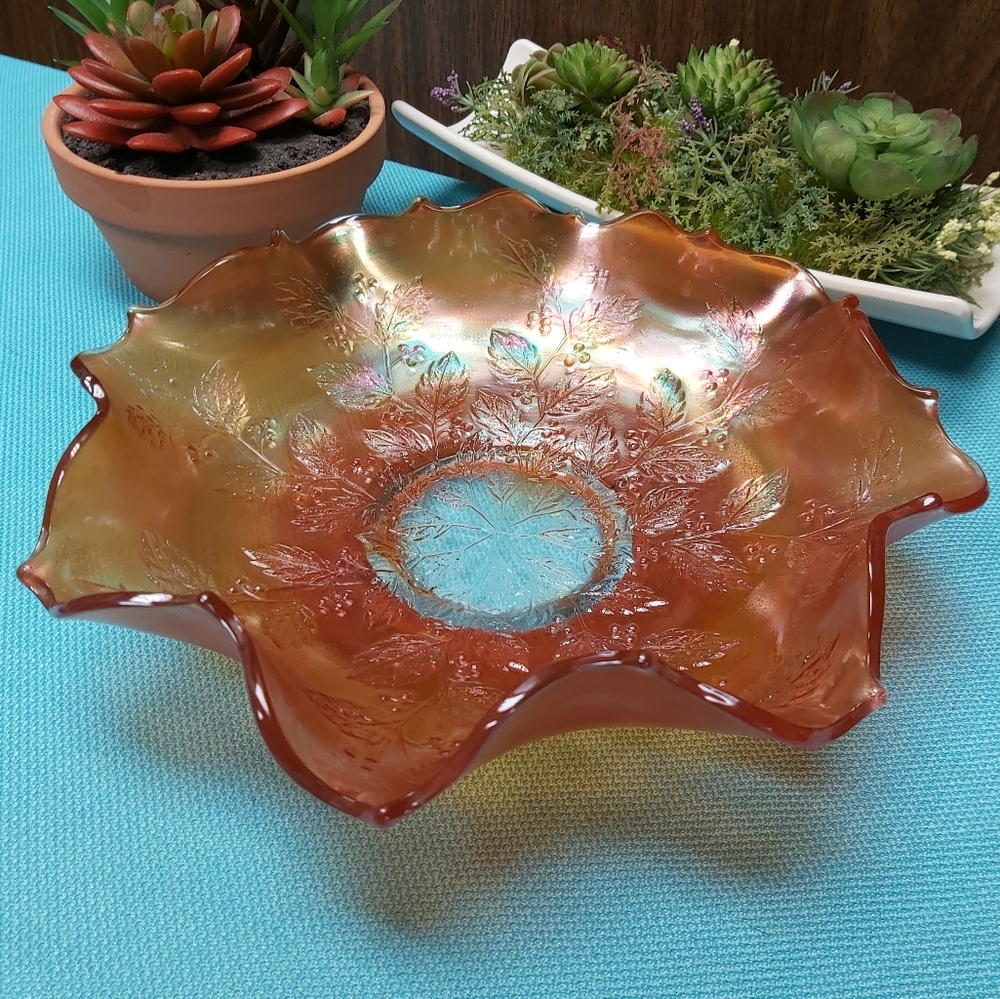 🕰 Fenton Marigold Carnival Glass Holly Ruffled Edge Bowl